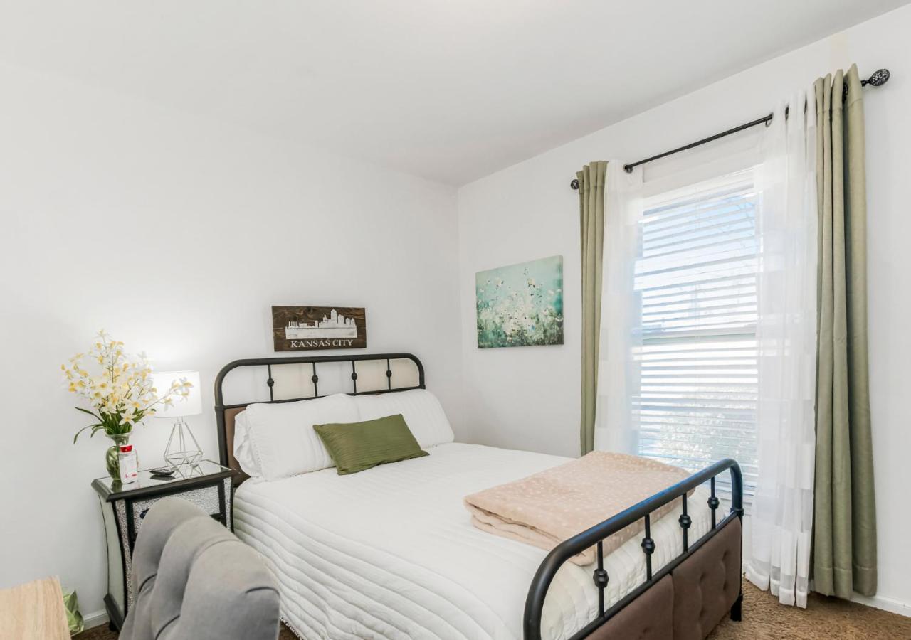 Becky & Marvels 420 Stay - Private Room Kansas City Esterno foto