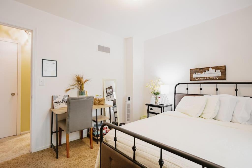 Becky & Marvels 420 Stay - Private Room Kansas City Esterno foto