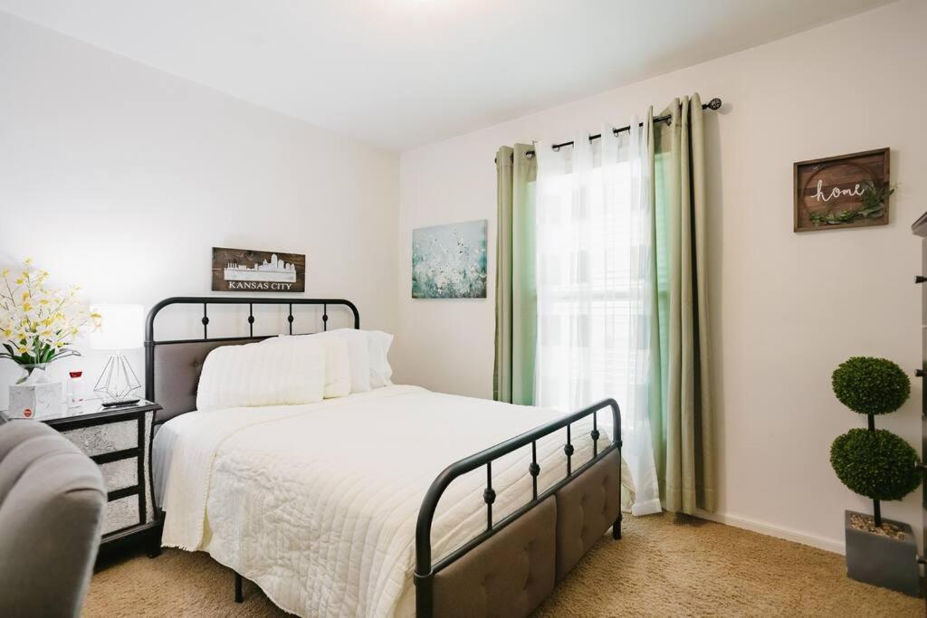 Becky & Marvels 420 Stay - Private Room Kansas City Esterno foto