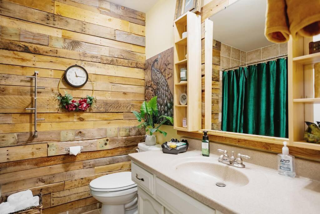 Becky & Marvels 420 Stay - Private Room Kansas City Esterno foto